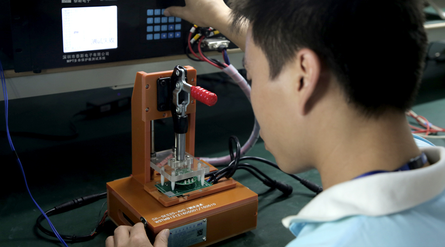 源碼匠心良品，點亮智慧之路——深圳源碼太陽能智慧路燈