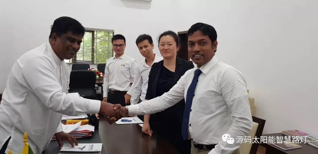 總統(tǒng)、發(fā)展局主席齊齊發(fā)聲，源碼火遍這個(gè)國家