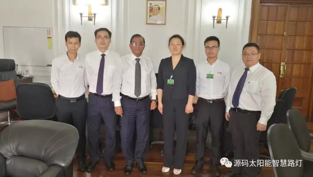 總統(tǒng)、發(fā)展局主席齊齊發(fā)聲，源碼火遍這個(gè)國家