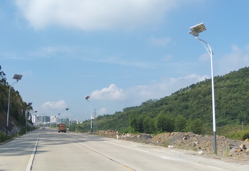 太陽能路燈如何提高光效與節(jié)能性能
