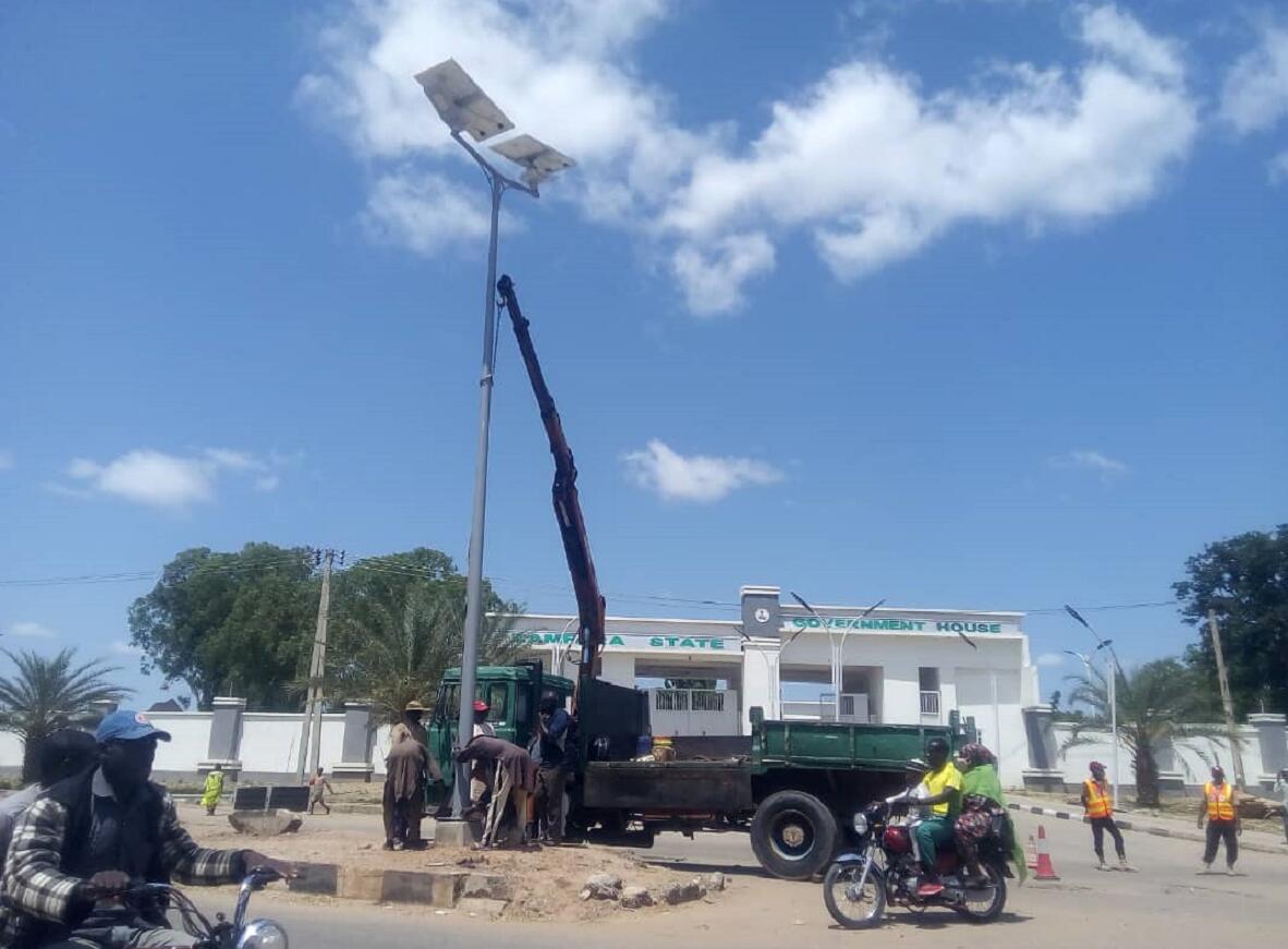 多晶硅太陽(yáng)能電池的組成介紹